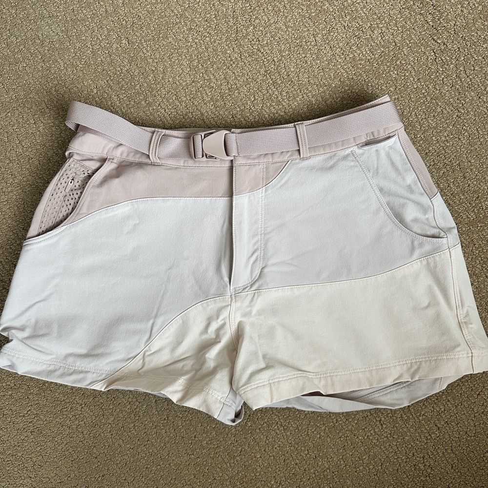 Outdoor Voices Shorts 🩷🤍